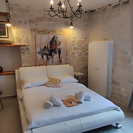 Studios Kadena Trogir - 18Th Century Stone House 外观 照片