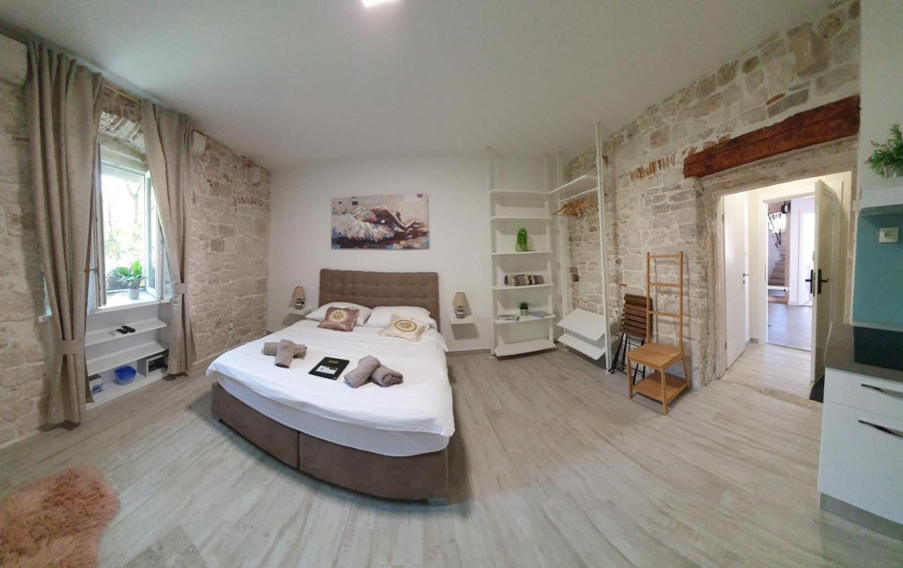 Studios Kadena Trogir - 18Th Century Stone House 外观 照片