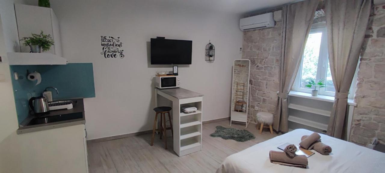 Studios Kadena Trogir - 18Th Century Stone House 外观 照片