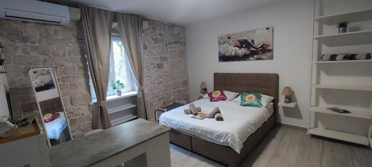 Studios Kadena Trogir - 18Th Century Stone House 外观 照片