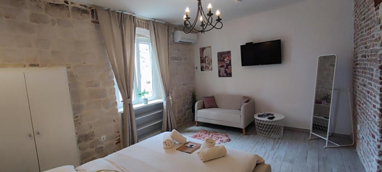 Studios Kadena Trogir - 18Th Century Stone House 外观 照片