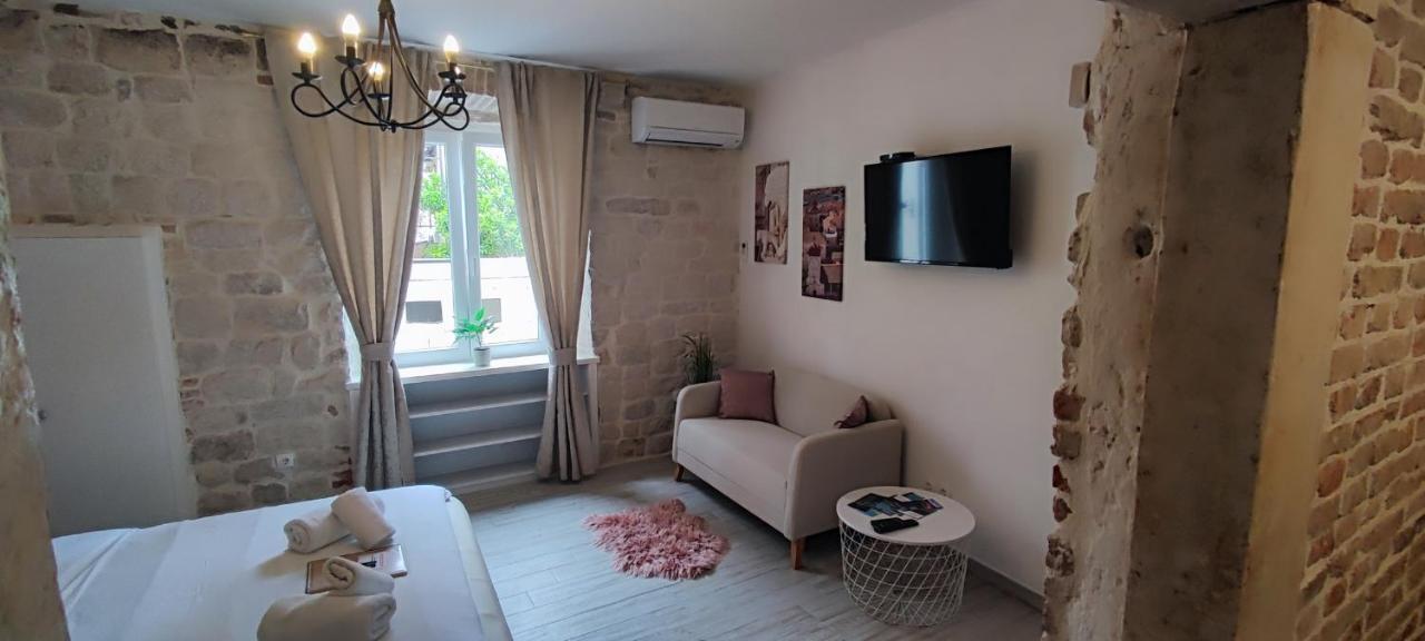 Studios Kadena Trogir - 18Th Century Stone House 外观 照片