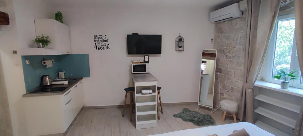 Studios Kadena Trogir - 18Th Century Stone House 外观 照片
