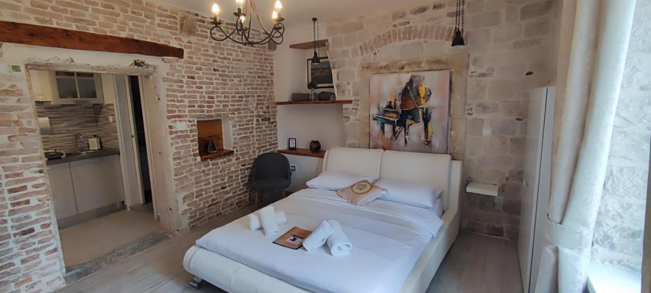 Studios Kadena Trogir - 18Th Century Stone House 外观 照片