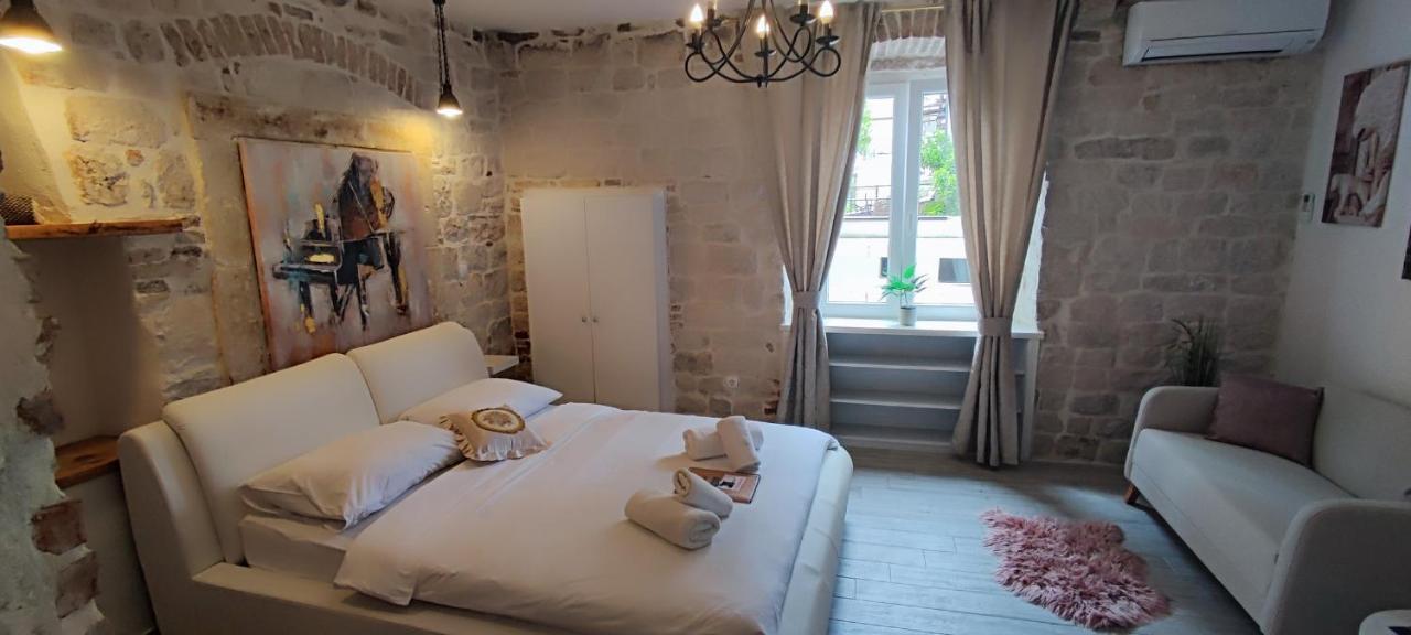 Studios Kadena Trogir - 18Th Century Stone House 外观 照片