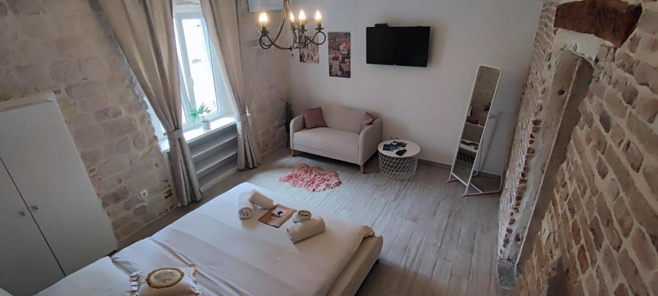 Studios Kadena Trogir - 18Th Century Stone House 外观 照片