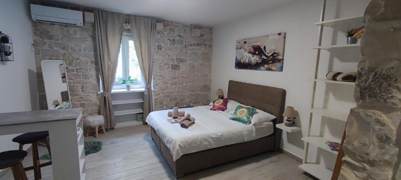 Studios Kadena Trogir - 18Th Century Stone House 外观 照片