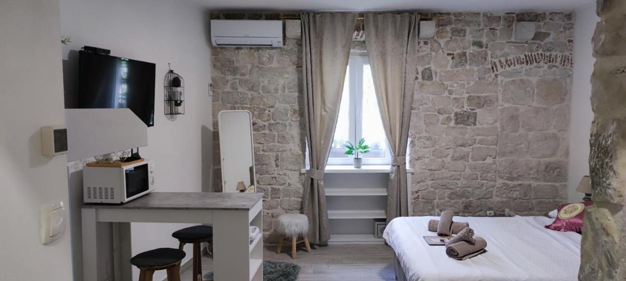 Studios Kadena Trogir - 18Th Century Stone House 外观 照片