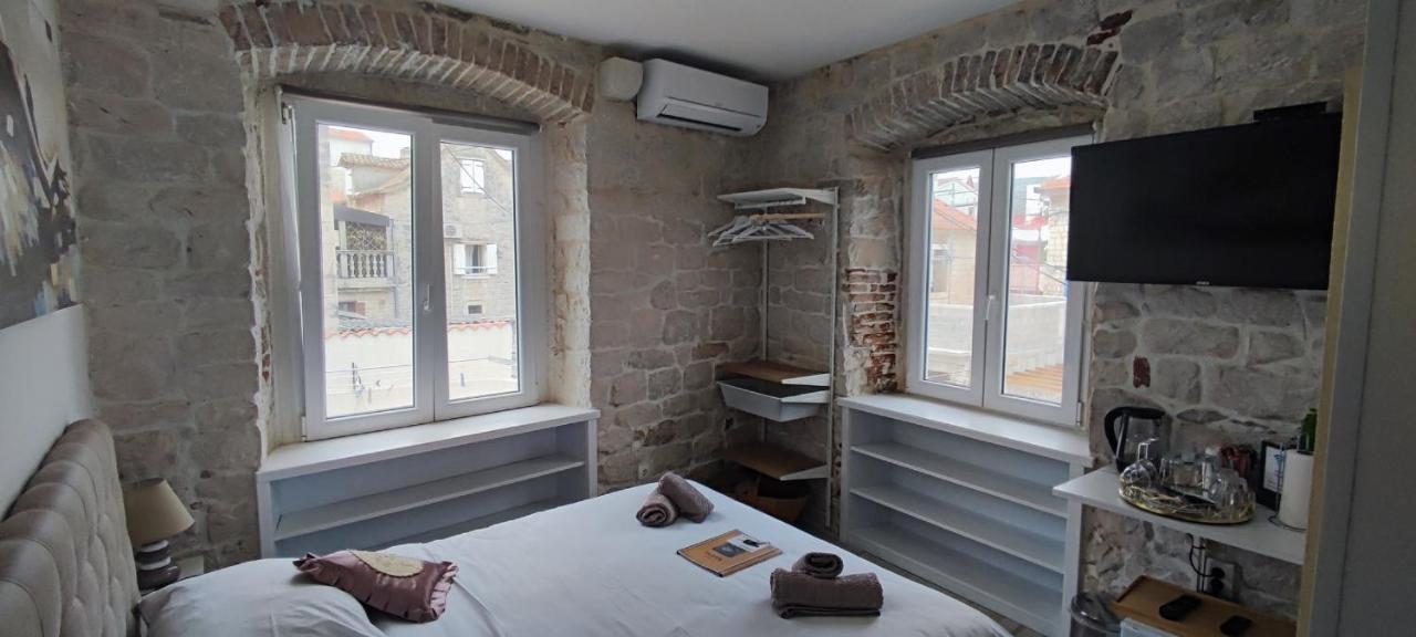 Studios Kadena Trogir - 18Th Century Stone House 外观 照片