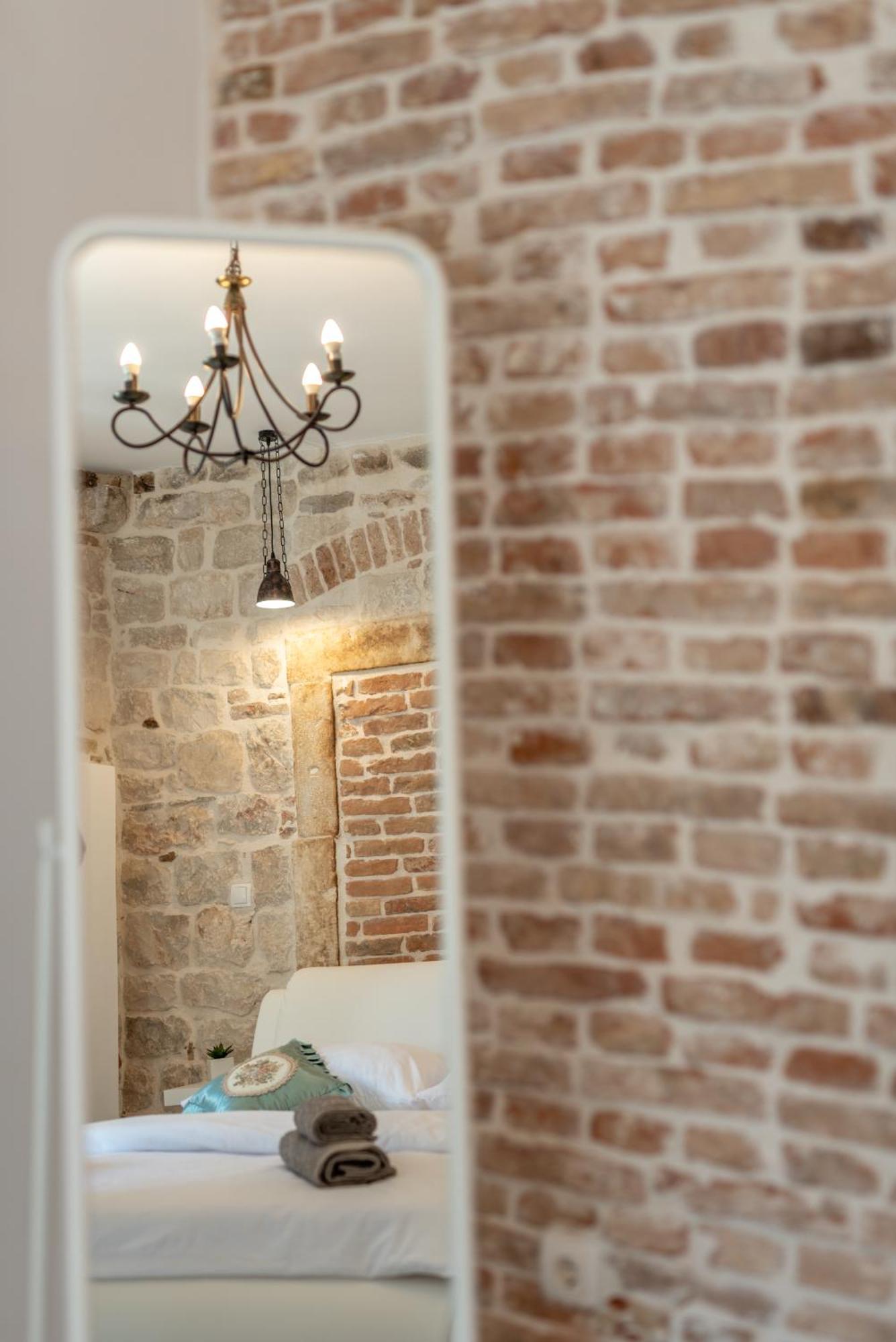 Studios Kadena Trogir - 18Th Century Stone House 外观 照片