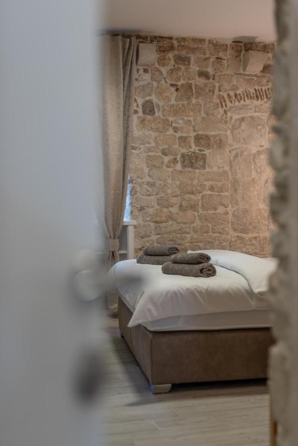 Studios Kadena Trogir - 18Th Century Stone House 外观 照片