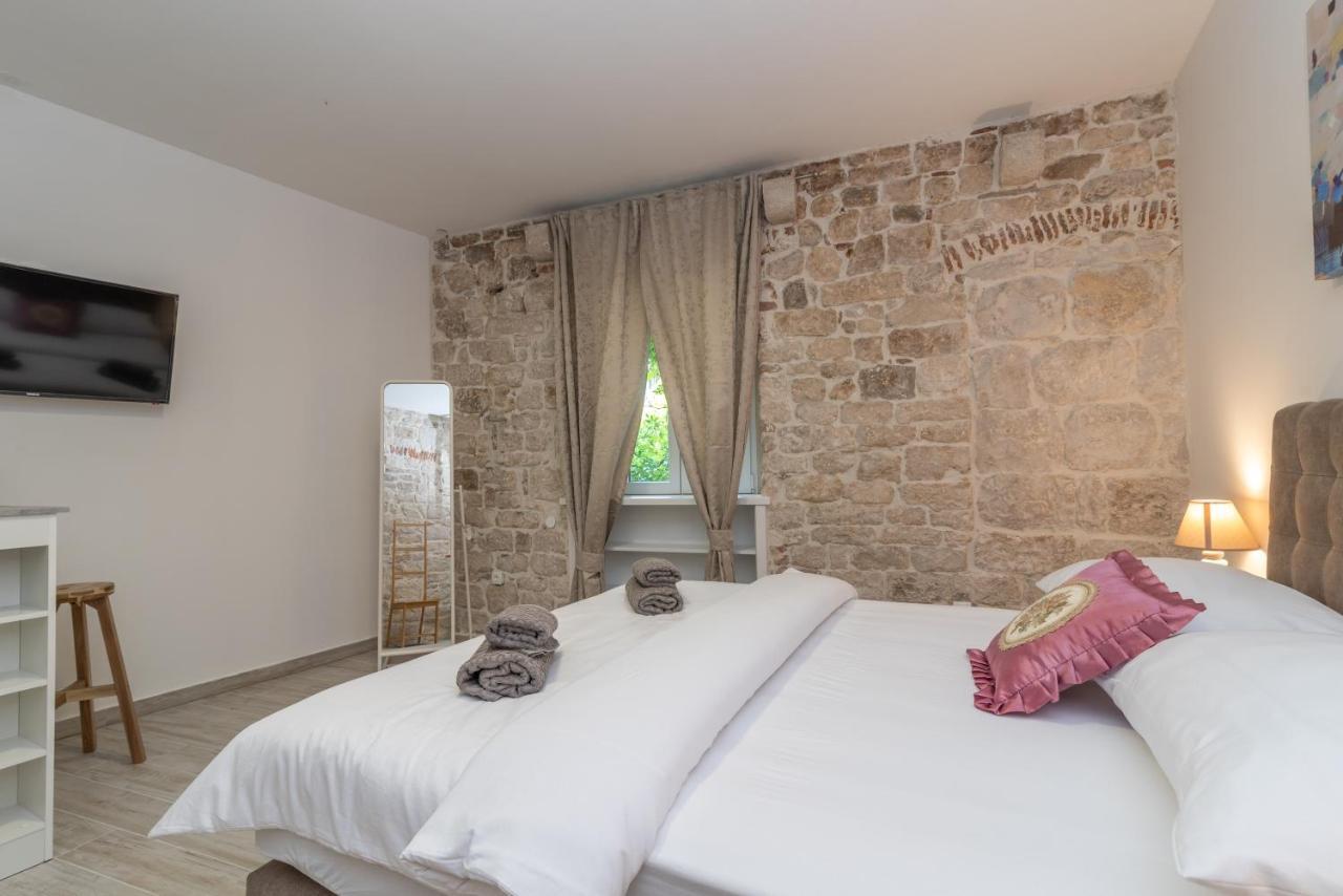 Studios Kadena Trogir - 18Th Century Stone House 外观 照片