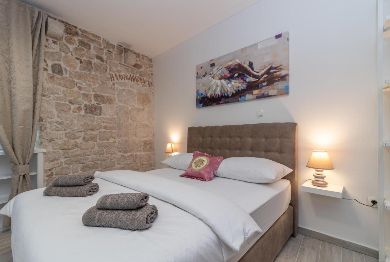 Studios Kadena Trogir - 18Th Century Stone House 外观 照片