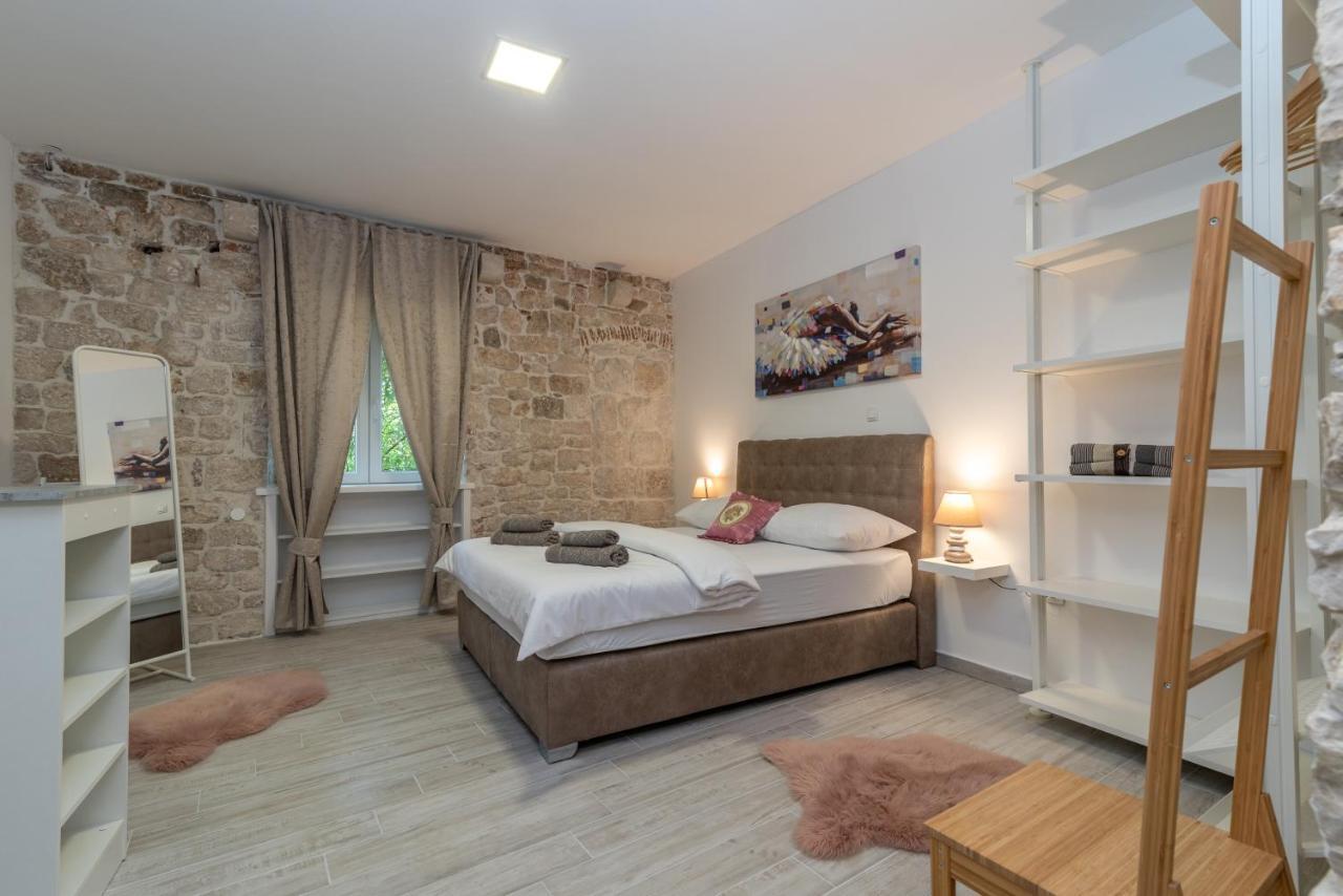 Studios Kadena Trogir - 18Th Century Stone House 外观 照片