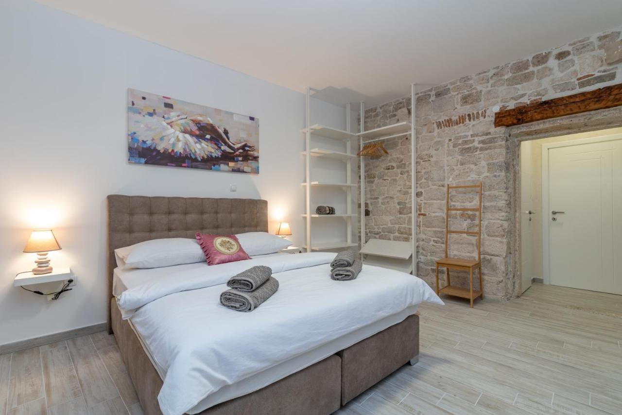 Studios Kadena Trogir - 18Th Century Stone House 外观 照片